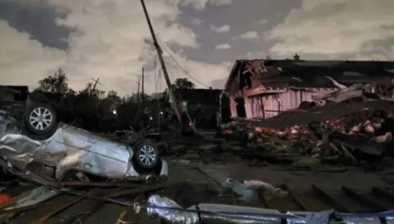 Tornado arrasa Nueva Orleans y deja un muerto