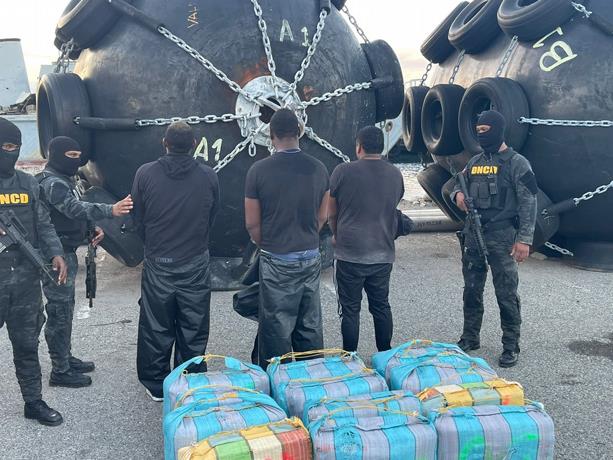 DNCD incauta 344 paquetes de cocaína en las costas de la provincia Peravia