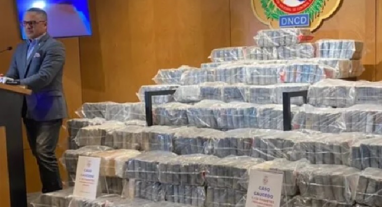 Autoridades ocupan más de una tonelada de posible cocaína en Caucedo