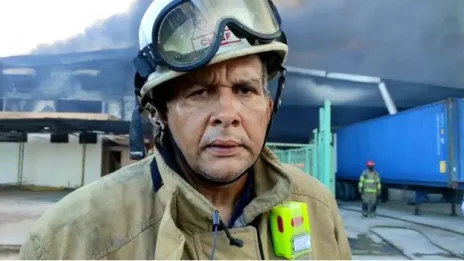 Fuego en zona franca está confinado y bajo control, asegura el jefe de bomberos de SPM