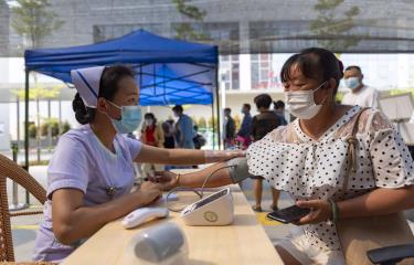 China anuncia otras siete muertes por COVID-19 en Shanghái y 3,316 nuevos casos