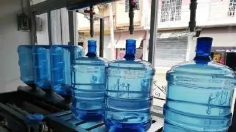 Suben los precios de los botellones de agua en el país