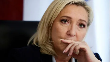 Le Pen reconoce la derrota pero denuncia «métodos desleales»