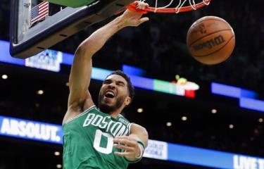 Los Celtics remontan y aventajan 2-0 a los Nets con aporte de Horford