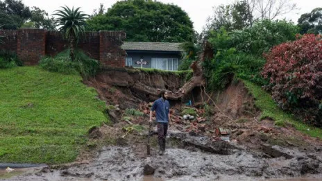 Ascienden a 443 los muertos durante las inundaciones en Sudáfrica