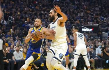 Curry y Thompson conducen a Warriors a la final del Oeste