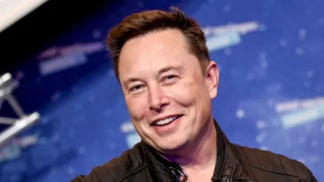 Musk será temporalmente el director de Twitter tras su compra