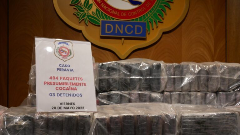 Confiscan 494 paquetes de cocaína en Peravia; detienen tres