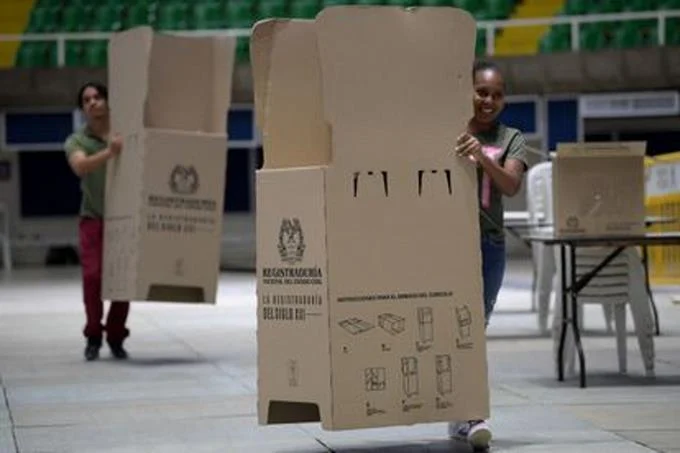 Abren las urnas en las elecciones presidenciales de Colombia