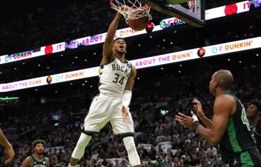 La defensa de los Bucks congela a los Celtics con un Giannis imperial