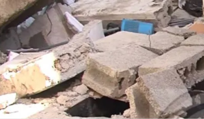 Cuatro familias logran salvar su vida milagrosamente tras derrumbe de edificio