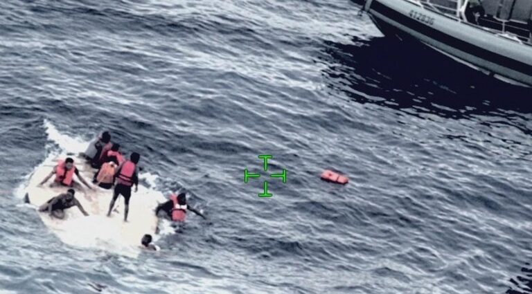 Recuperan 19 cadáveres de naufragio de una yola que iba a PR
