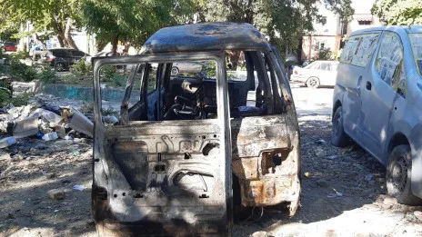 Conductor de guagua incendiada en SDE en condiciones «muy críticas»; 75% de su cuerpo sufrió quemaduras