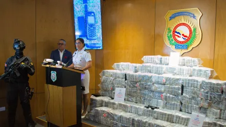 Arrestan tres y ocupan 659 paquetes presumiblemente cocaína en Peravia