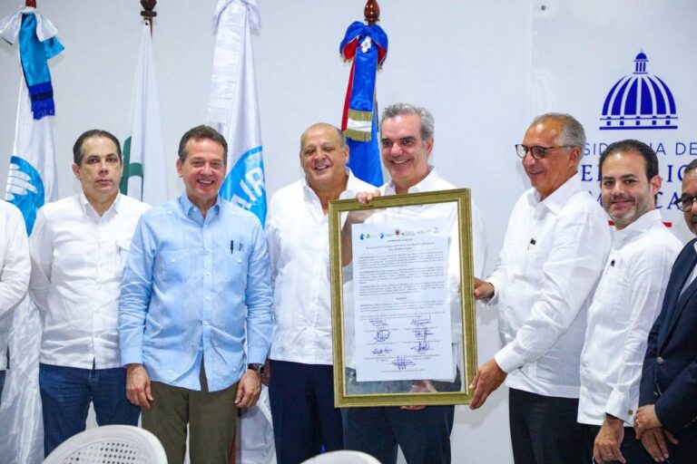 Empresarios reconocen al presidente Luis Abinader por estrategia para reactivar industrias en Santiago y el Cibao