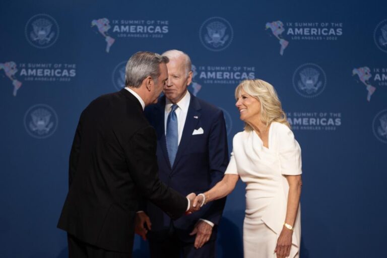 Presidentes Abinader y Joe Biden intercambian saludos en marco de la Cumbre de Las Américas