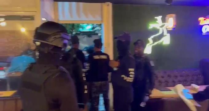 Cónsul haitiano es detenido en un restaurante de Santiago junto a un grupo de compatriotas
