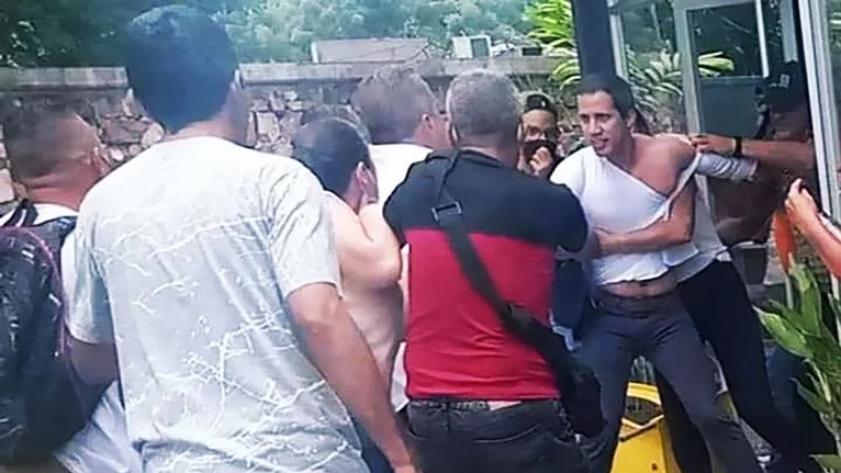 VENEZUELA: Guaidó fue agredido por una turba en estado de Cojedes
