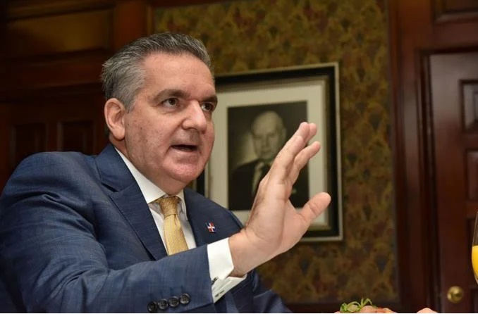 Neney Cabrera revela que en enero se empieza a organizar la reelección del presidente Luis Abinader