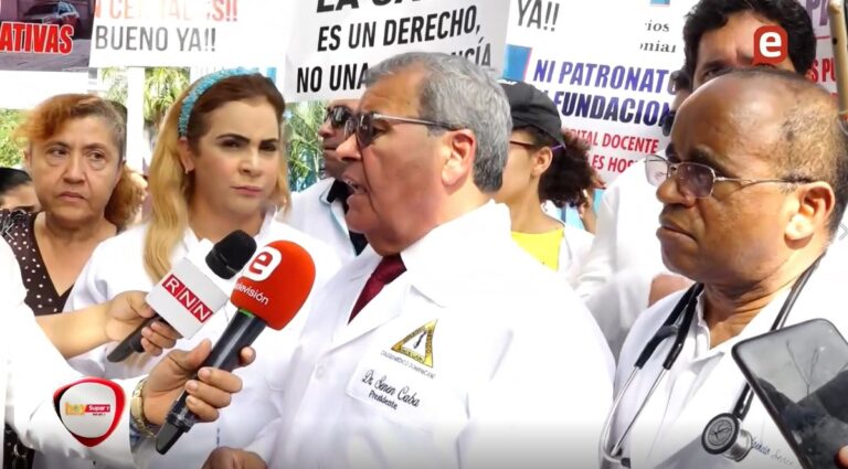 Médicos inician protesta en demanda de mejoras al sistema sanitario