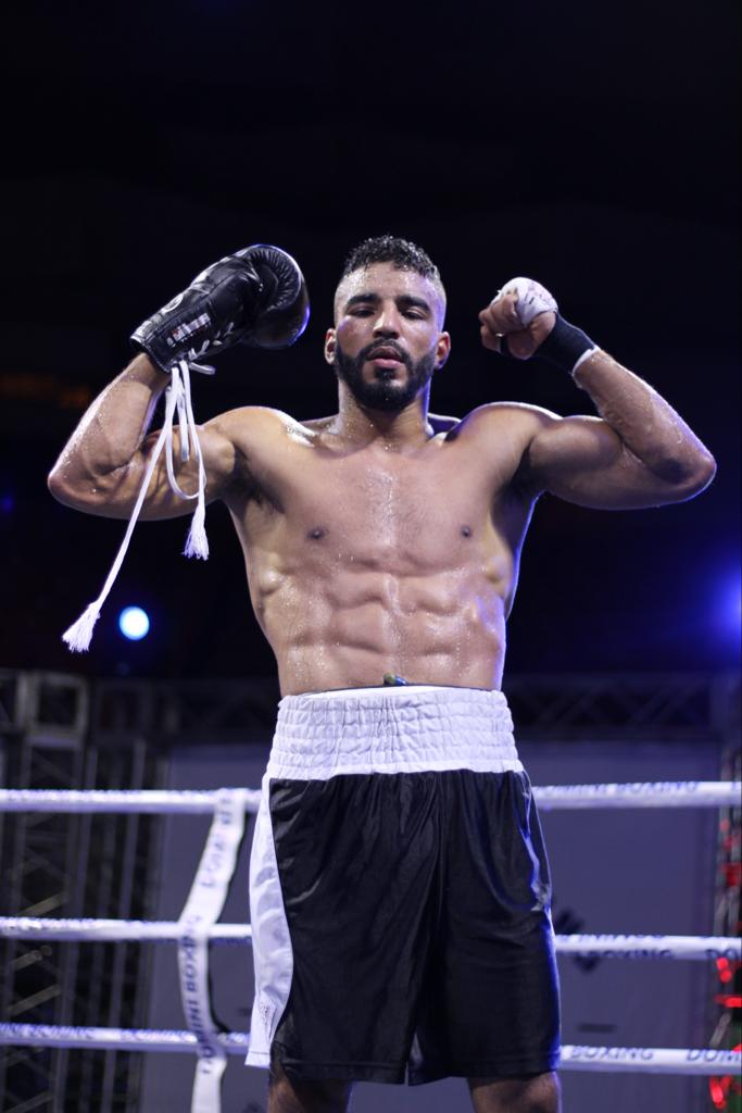 Prospecto de boxeo dominicano Oscar García ascendió su récord invicto profesional con KO técnico