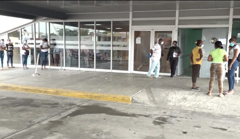 El pánico se apodera de pacientes en el Darío Contreras debido a un conato de incendio
