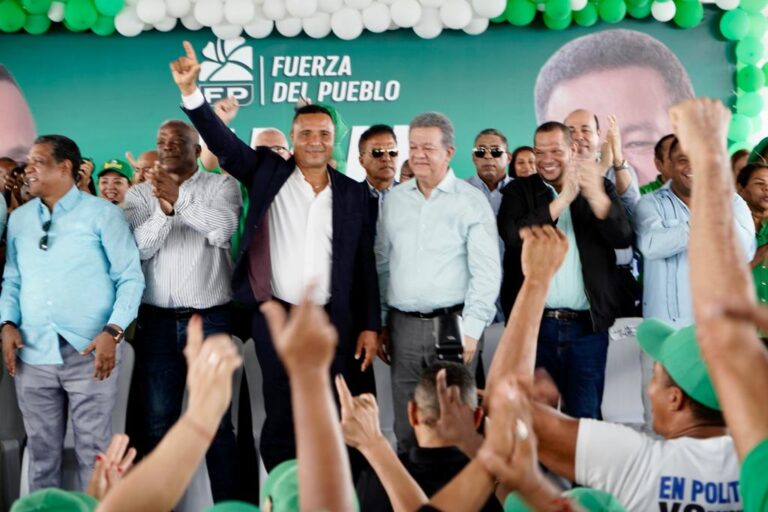 Dirigentes fundadores del PRM en Santo Domingo Norte se juramentan en la FP