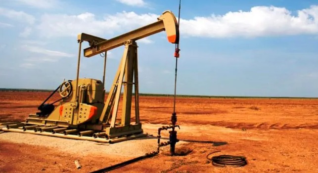 El petróleo de Texas baja un 3,66 % y cierra en 86,27 dólares el barril