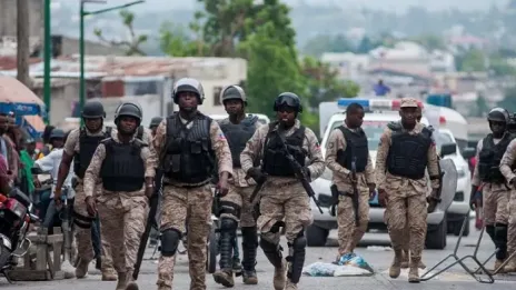 Policía haitiana mata a 9 integrantes de bandas armadas y hiere a otros 13