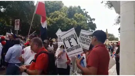 Cientos en «Marcha Patriótica» reclaman intervención comunidad internacional en Haití