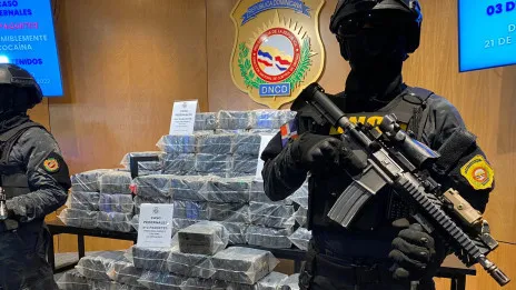Apresan tres hombres a bordo de lancha con 414 paquetes de cocaína