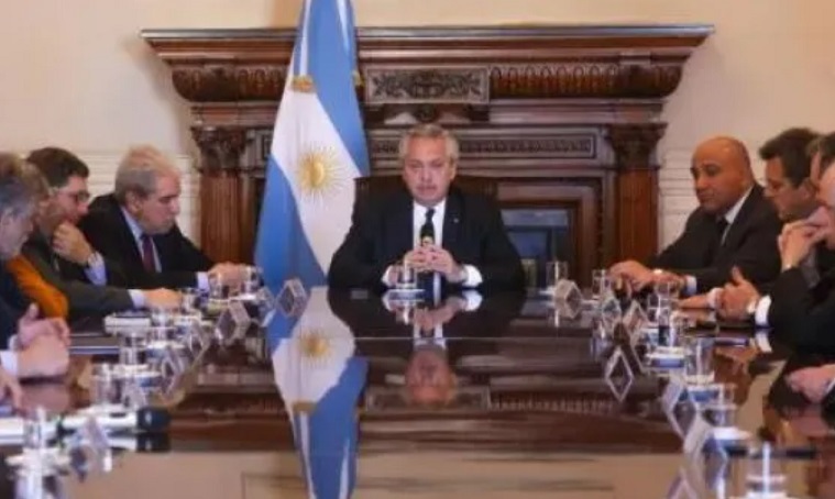 Presidente de Argentina , Alberto Fernández, se reúne con su gabinete tras ataque a la vicepresidenta