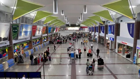 Vuelos de salida del Aeropuerto Las Américas se retrasan por “desperfecto” en el asfalto de la pista