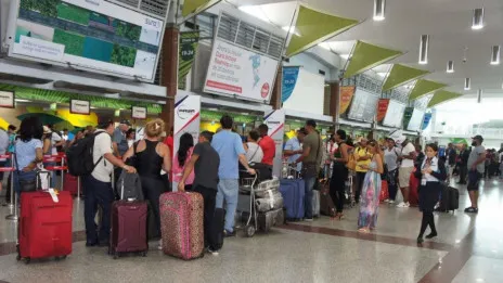 Gobierno elimina pago de 10 dólares por tarjeta de turismo a dominicanos y extranjeros residentes en RD