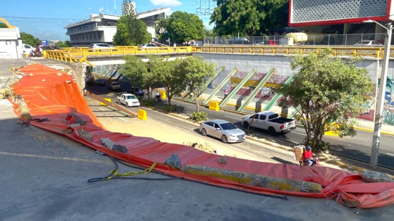 Deplora incapacidad del gobierno para resolver desplome de muro en avenida Las Carreras