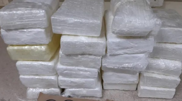 DNCD incauta 23 paquetes de cocaína en La Ciénaga de Barahona