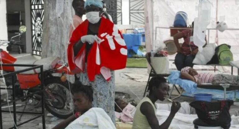 El cólera azota Haití entre el temor que lo peor esté por llegar