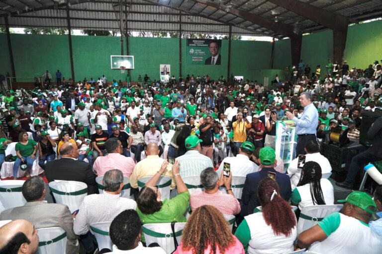 Más de dos mil personas se integran a la Fuerza del Pueblo en Santo Domingo Oeste
