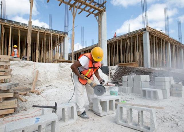 Materiales de construcción suben de precio por alza del dólar