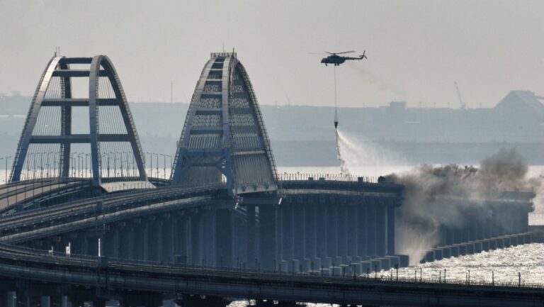 Moscú señala la «naturaleza terrorista» de Kiev tras la explosión en el puente de Crimea