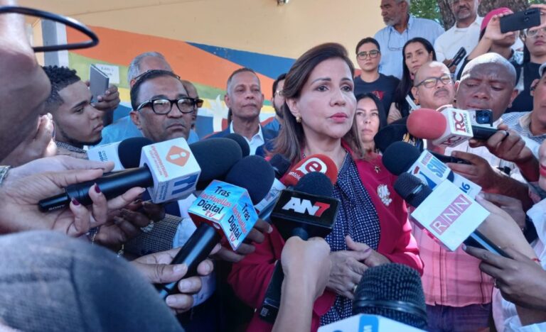 Margarita Cedeño pide explicaciones al Presidente Abinader sobre contrato Aerodom