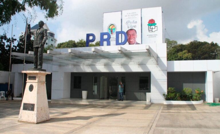 PRD advierte alto endeudamiento pone en peligro estabilidad del país