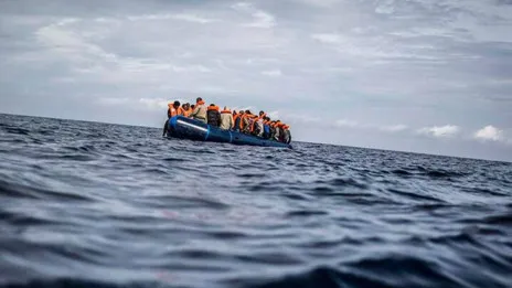 Armada rescata 4 jóvenes en puerto Cabrera; 18 permanecen desaparecidos en alta mar
