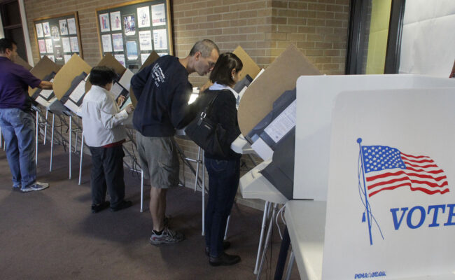 Estadounidenses acuden a las urnas para decidir el control del Congreso