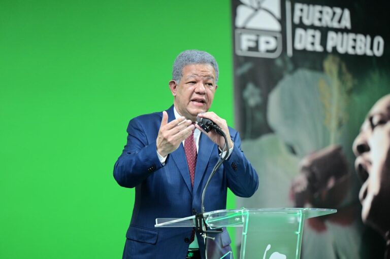 Leonel vuelve el domingo a SDE a juramentar en FP a dirigentes de otros partidos