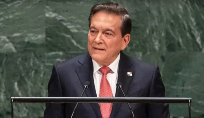 Presidente de Panamá revela que tiene cáncer; viajará a Estados Unidos