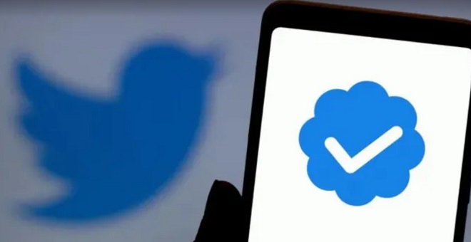Twitter suspende pago por verificación tras avalancha de impostores