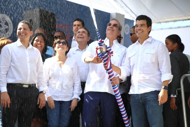 Presidencia dice gobierno Luis Abinader cierra este año con inversión de 20,000 millones en agua potable y saneamiento, la mayor en la historia
