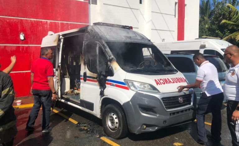 Se incendia ambulancia del 911 en Puerto Plata; sin personas lesionadas