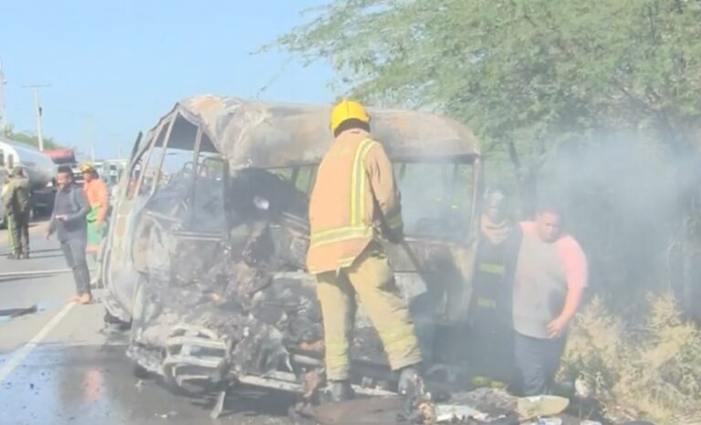 Tres nacionales haitianos mueren calcinados tras accidente de tránsito